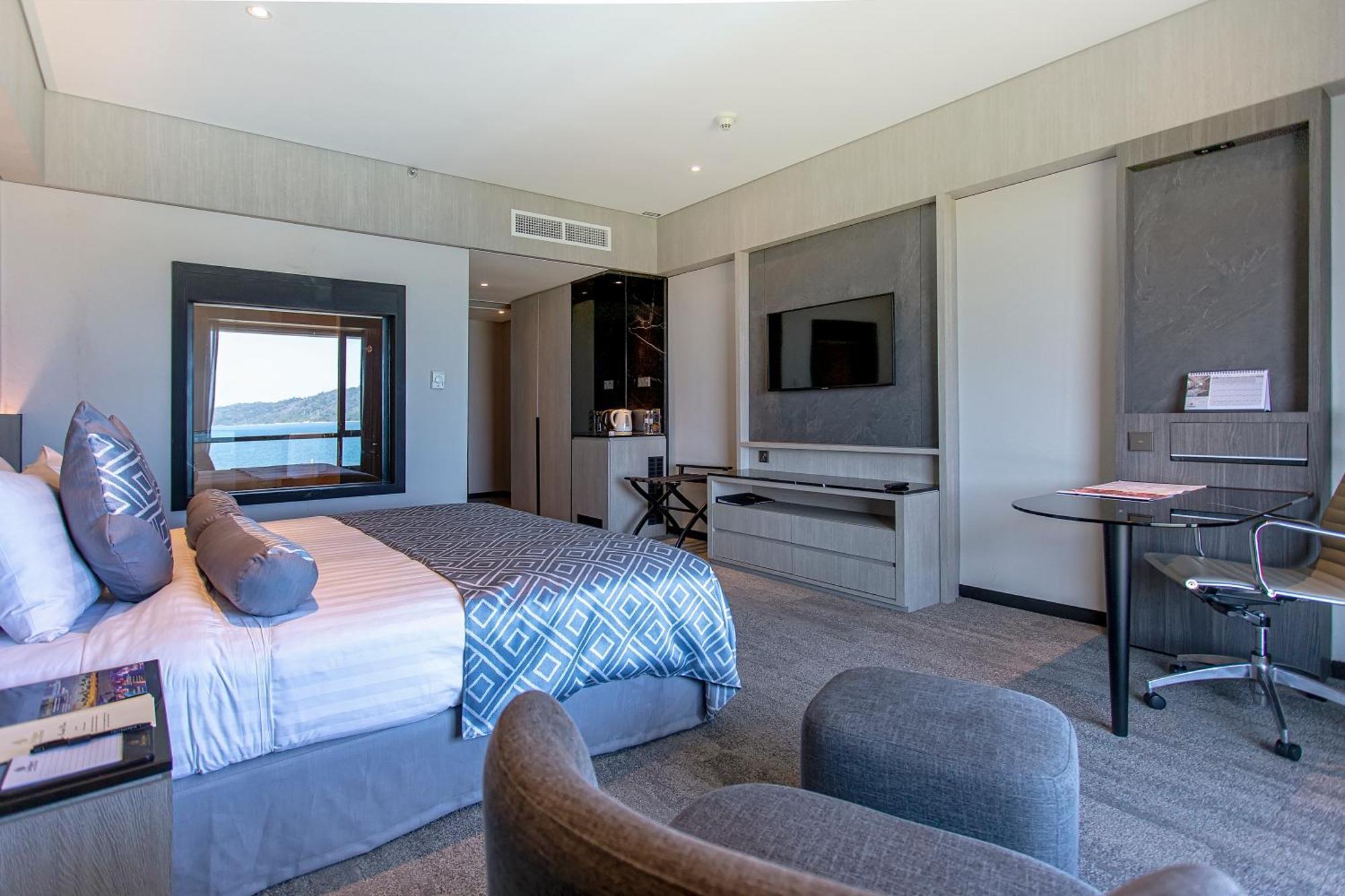 The Pacific Sutera Hotel Kota Kinabalu Exterior photo A room at the Protea Hotel Fire & Ice